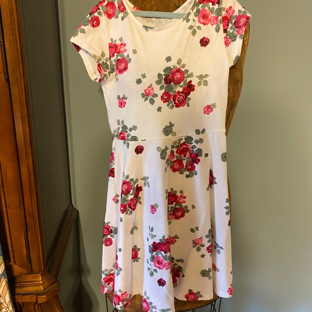 Girls white dress with flowers Size 7/8